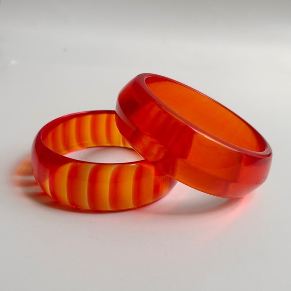Two Vintage 60s Genuine Lucite Best Plastics Bangle Bracelets - Picture 2 of 11